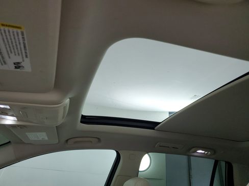 Used 2021 Cadillac XT6 Premium Luxury image 41