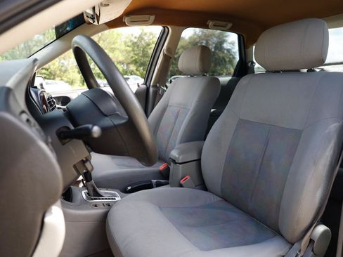 Used 2003 Saturn L-Series L200 w/ Audio Pkg I FWD image 6