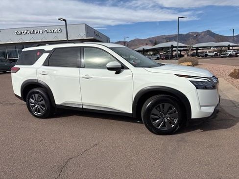Certified 2024 Nissan Pathfinder SV image 12