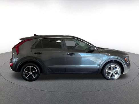 Used 2026 Kia Niro LX FWD image 12