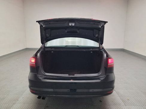 Used 2017 Volkswagen Jetta S image 29