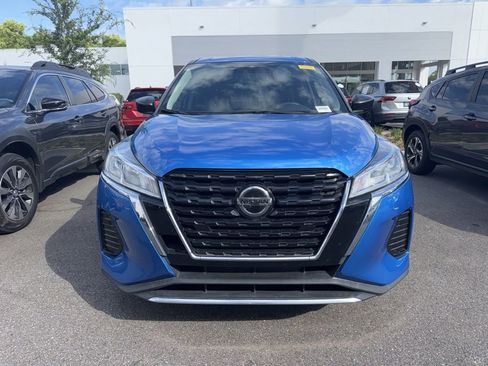 Used 2021 Nissan Kicks S FWD image 2