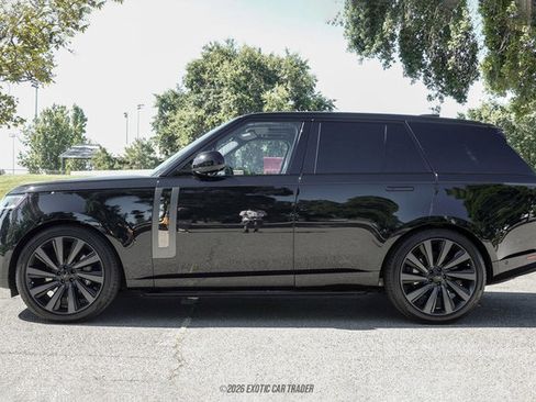 Used 2026 Land Rover Range Rover SV AWD/4WD image 3