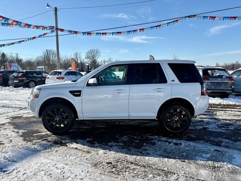 Used 2015 Land Rover LR2 image 2