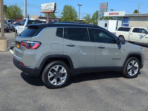 Used 2022 Jeep Compass Limited w/ Sun and Sound Group AWD/4WD image 7