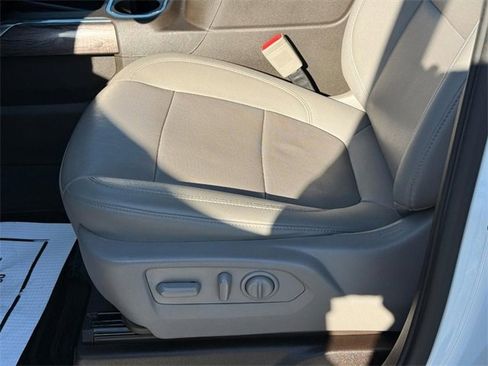 Used 2022 Chevrolet Silverado 1500 LTZ w/ LTZ Convenience Package II image 17