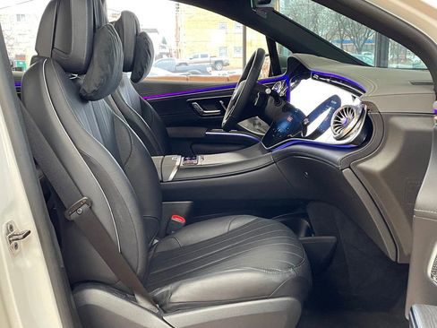 Used 2023 Mercedes-Benz EQS 580 4MATIC SUV image 31