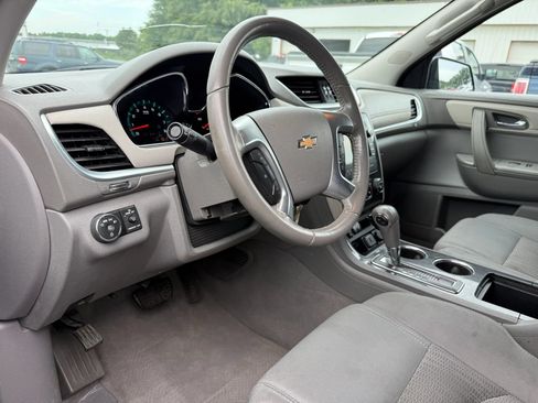 Used 2016 Chevrolet Traverse LT w/ Style and Technology Package AWD/4WD image 17