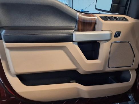 Used 2017 Ford F150 Lariat image 16