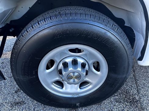 Used 2025 Chevrolet Express 2500 Extended w/ Communications Package image 13