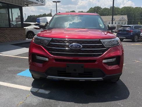 Used 2021 Ford Explorer XLT w/ Equipment Group 202A AWD/4WD image 2