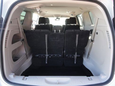 Used 2023 Chrysler Voyager LX FWD image 14