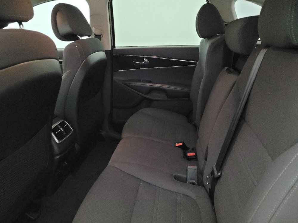 Used 2016 Kia Sorento LX w/ LX Convenience Package AWD/4WD image 18