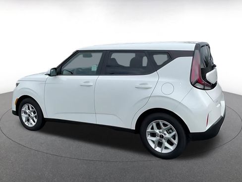 Used 2025 Kia Soul LX w/ LX Technology Package image 10