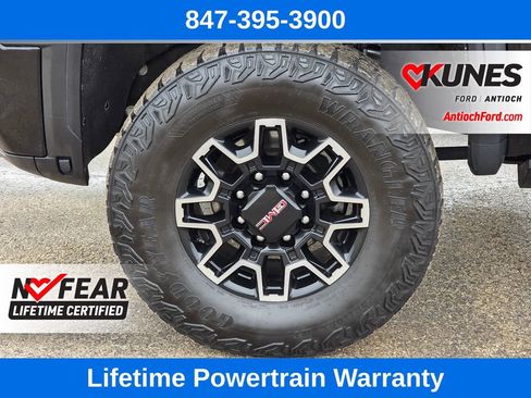 Used 2024 GMC Sierra 2500 AT4X image 12