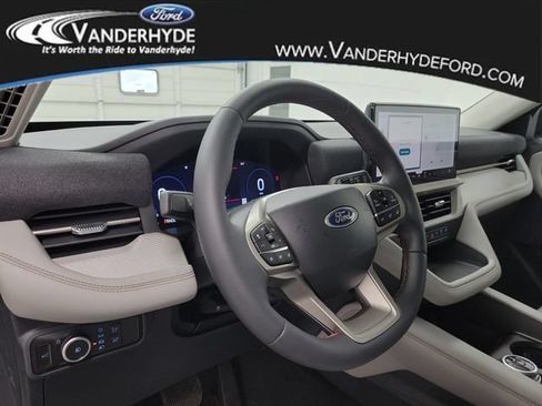 New 2026 Ford Explorer Active w/ Active Comfort Package AWD/4WD image 23
