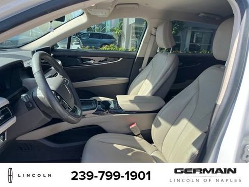 Certified 2023 Lincoln Nautilus FWD image 12