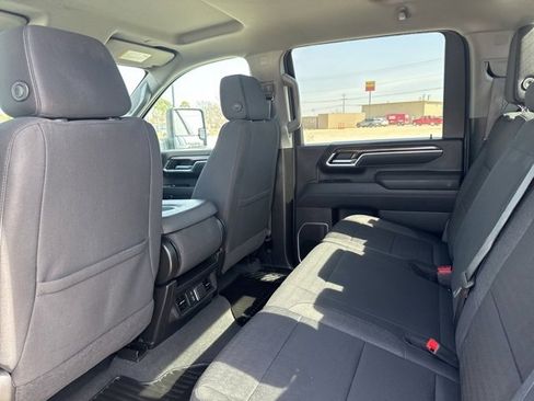 Used 2025 Chevrolet Silverado 2500 LT w/ Convenience Package image 26