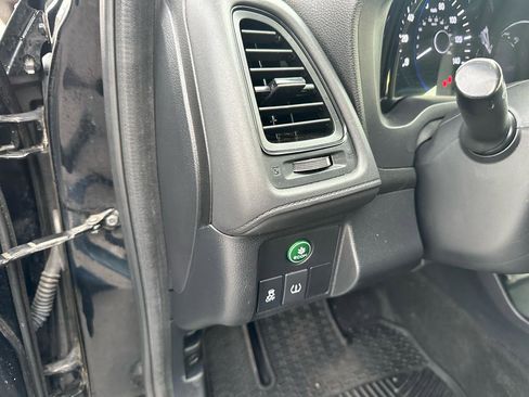 Used 2019 Honda HR-V LX image 8