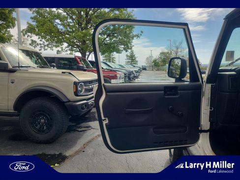 Used 2006 Jeep Wrangler X AWD/4WD image 13