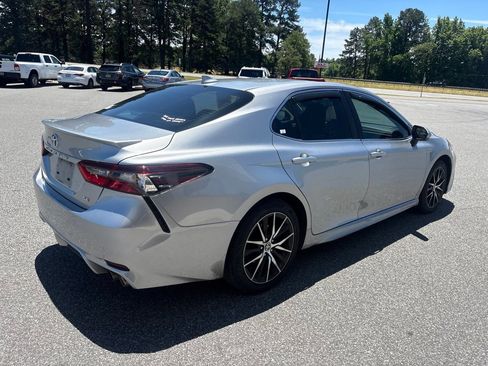 Used 2023 Toyota Camry SE FWD image 7