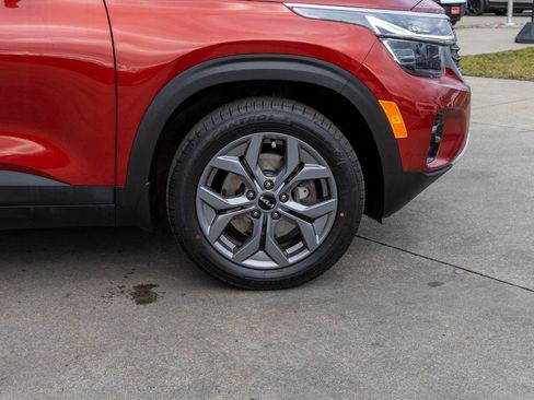Certified 2024 Kia Seltos S image 11