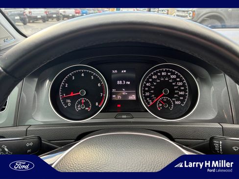 Used 2017 Volkswagen Golf Alltrack SE image 11