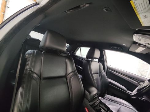 Used 2019 Chrysler 300 S w/ S Model Appearance Package RWD image 13