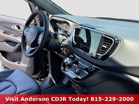 New 2027 Chrysler Pacifica LX FWD image 5