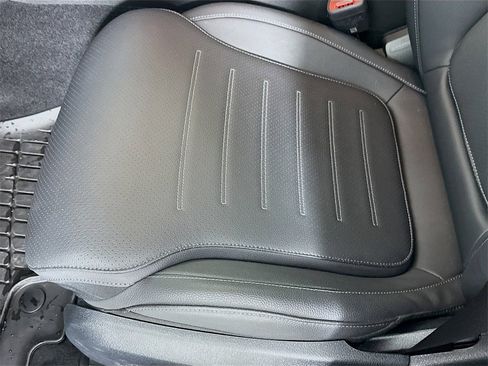 Used 2025 Mercedes-Benz C 300 4MATIC Sedan image 21