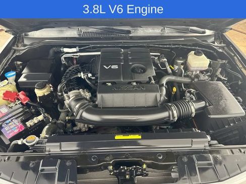Used 2020 Nissan Frontier PRO-4X w/ Pro-4x Utility Package AWD/4WD image 27