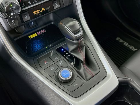 Certified 2022 Toyota RAV4 XSE image 16