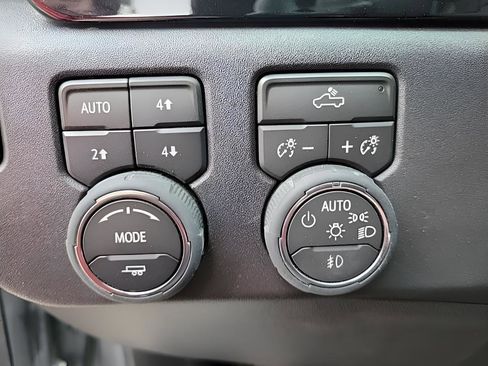 Used 2026 Chevrolet Silverado 1500 LT Trail Boss w/ Convenience Package II AWD/4WD image 20