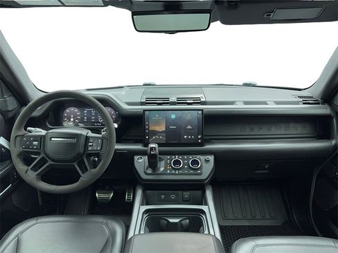 Used 2023 Land Rover Defender 110 V8 image 18