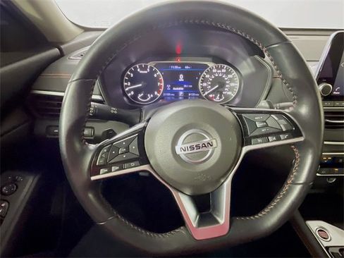 Used 2020 Nissan Altima 2.5 SR w/ Premium Package image 12