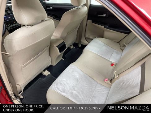 Used 2012 Toyota Camry LE image 30
