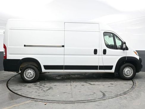 Used 2025 RAM ProMaster 2500 w/ Convenience Group image 8