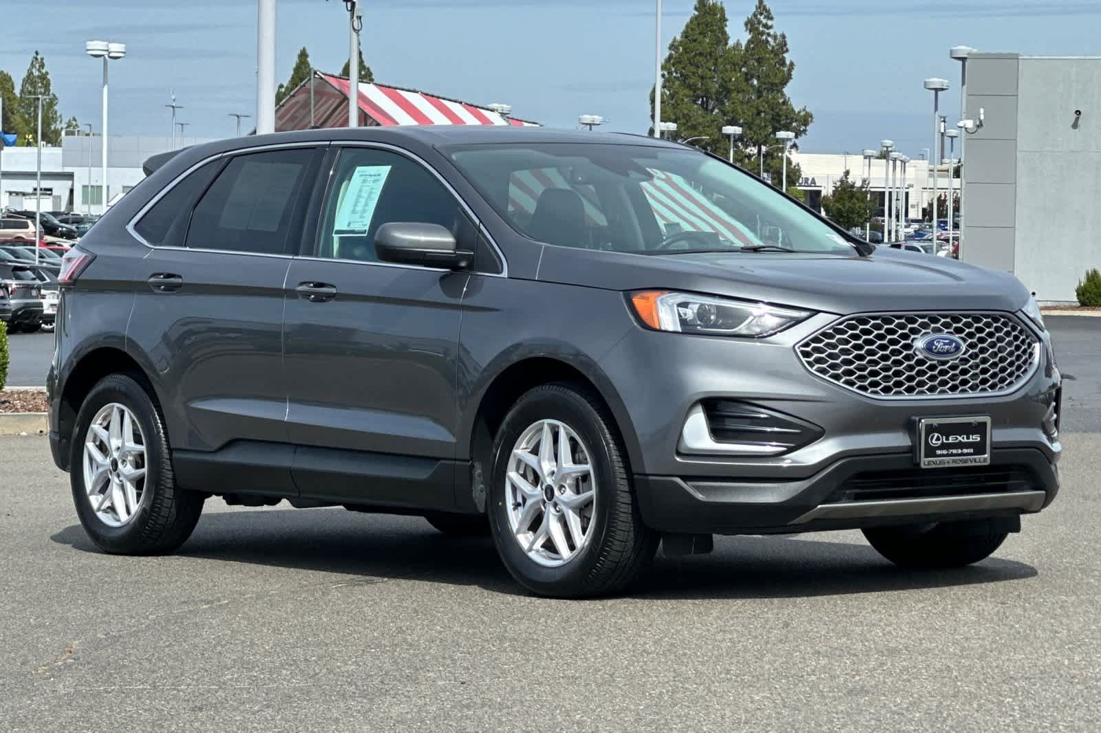 Used 2024 Ford Edge SEL AWD/4WD image 5