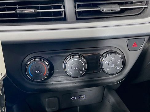 Used 2024 Chevrolet Trax LS image 18