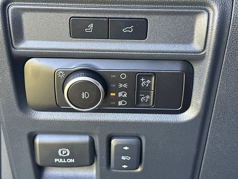 Used 2023 Ford Expedition Limited image 21