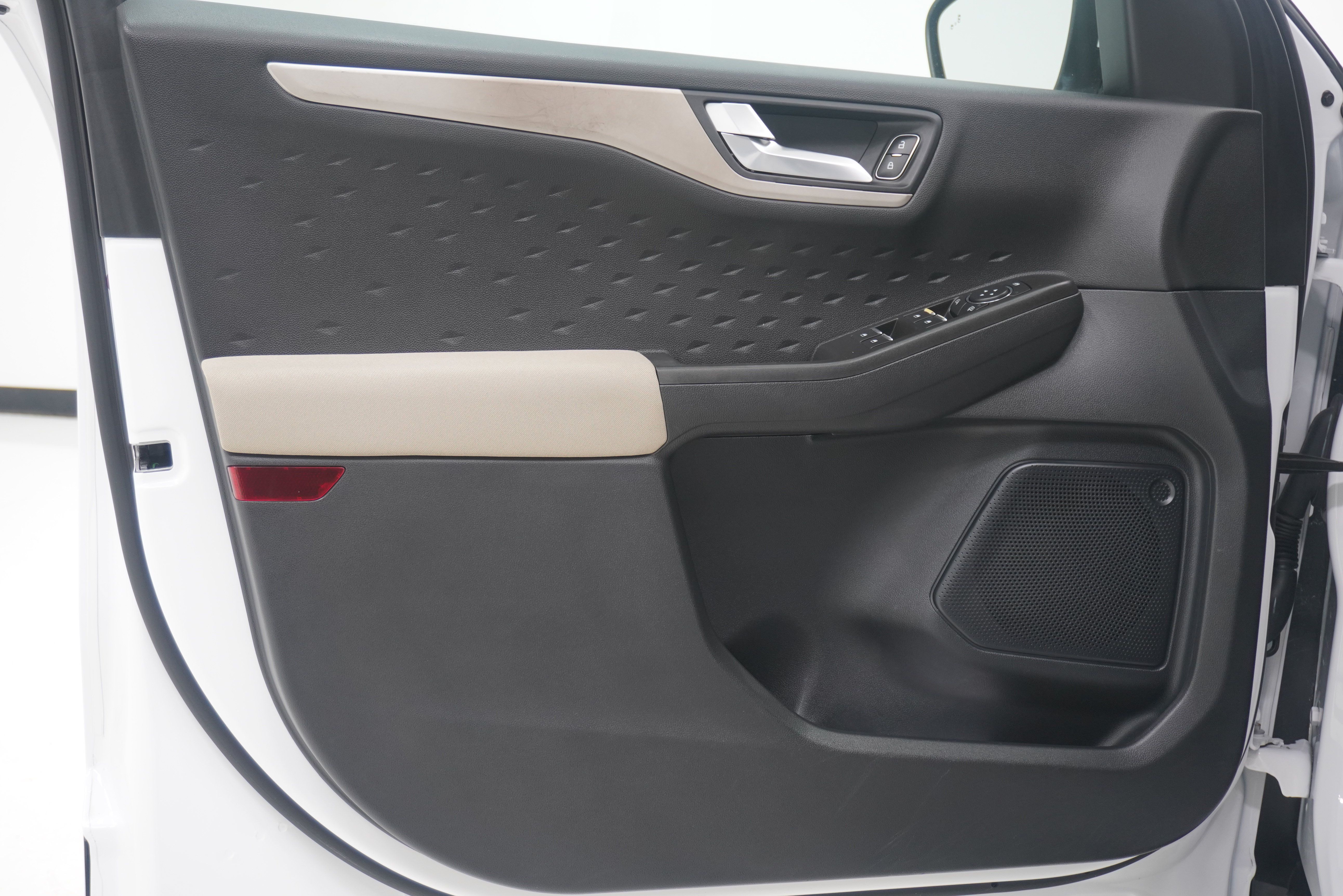 Used 2020 Ford Escape SE FWD image 14