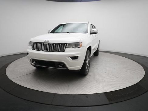 Used 2019 Jeep Grand Cherokee Overland AWD/4WD image 12
