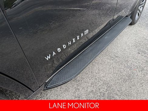 Used 2024 Jeep Wagoneer L Series II RWD image 13