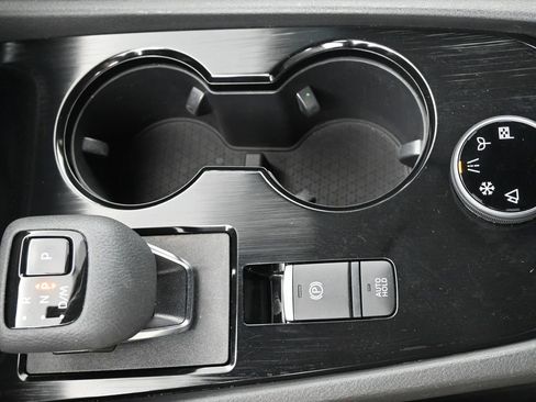 Used 2024 Nissan Rogue SL AWD/4WD image 33