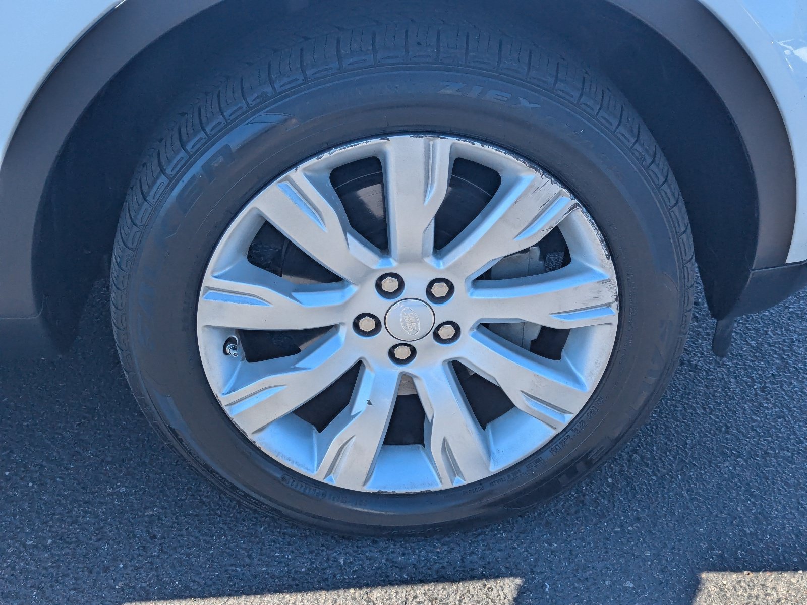Used 2015 Land Rover Discovery Sport HSE Luxury AWD/4WD image 9