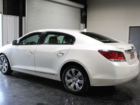 Used 2010 Buick LaCrosse CXL w/ Luxury Package FWD image 4