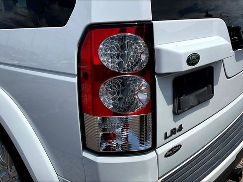 Used 2013 Land Rover LR4 HSE AWD/4WD image 28