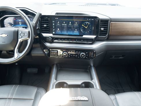 Used 2024 Chevrolet Silverado 3500 High Country w/ Technology Package AWD/4WD image 23