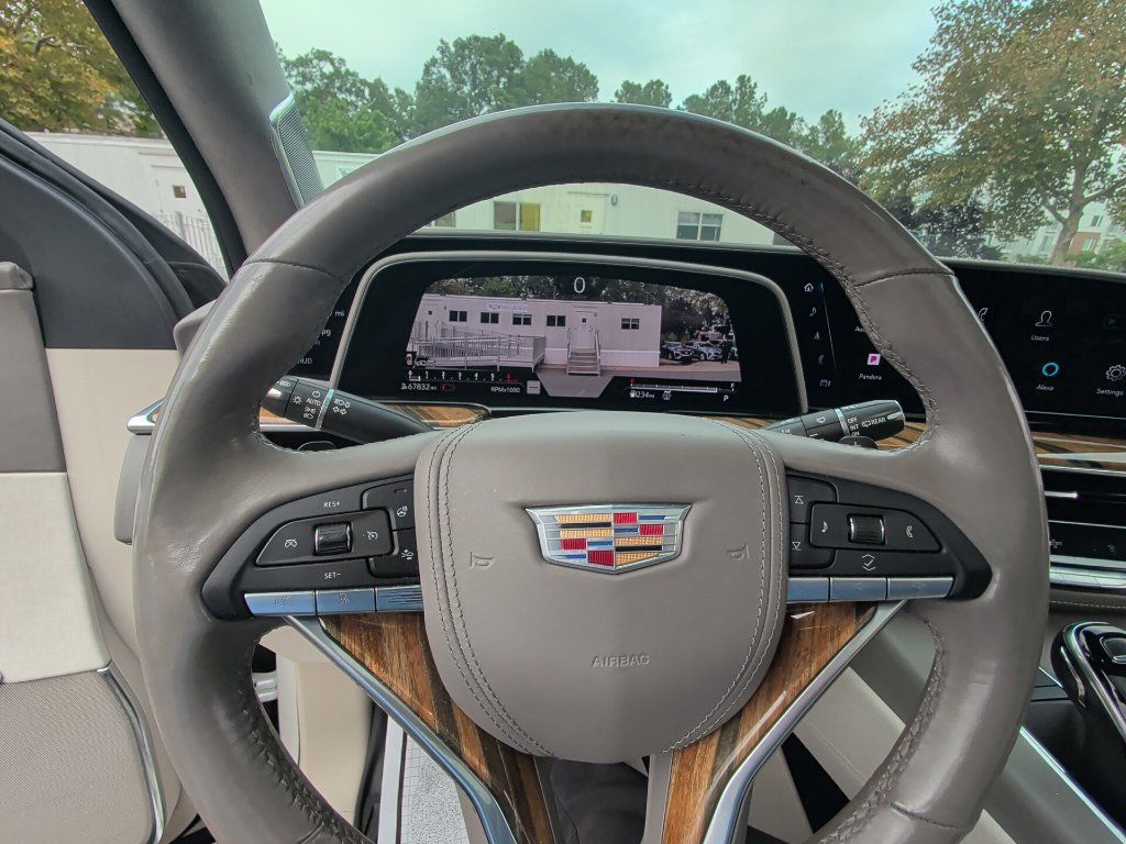 Used 2021 Cadillac Escalade Sport Platinum AWD/4WD image 15