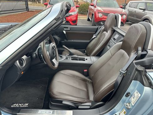 Used 2008 MAZDA MX-5 Miata image 12